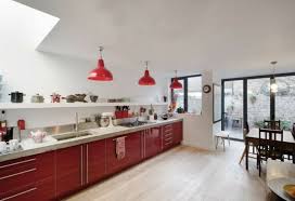 Deco Cuisine Rouge Et Blanc En 24 Exemples Inspirants Cuisine Kitchen Cabinets Kitchen Decor Et Kitchen Cabinets 2018