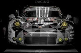 Le but de cette journée d'essais libres est de permettre aux concurrents de venir tester leurs voitures sur le circuit des 24 heures du mans mais aussi à certaines. Essais Le Mans 2015 Emilie Drouet