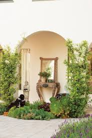 Marg Helgenberger Longtime Star Of Csi Gives Her Classic Los Angeles Garden A Second Life As A Glamorous Garden Design Garden Design Magazine Classic Garden