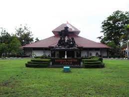 Berapa biaya untuk membeli pita yang dibutuhkan oleh zahra? 30 Tempat Wisata Di Kudus Jawa Tengah Yang Wajib Dikunjungi