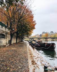 Alexandra Paris On Instagram Sur Les Quais De Seine I Was Expecting Snow Tonight But Finally It Came To Paris About An Hour Things To Come Paris Places