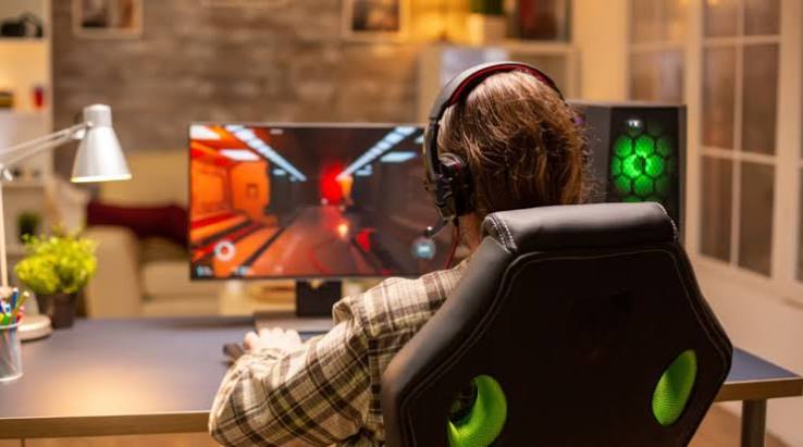 How to Improve Your Online Gaming Experience - The Visual Communication Guy