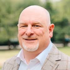 Stephen Utech's Instagram, Twitter & Facebook