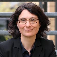 Suchen Sie nach Referent:innen für Ihre Veranstaltungen? Entdecken Sie  passende Referent:innen in unserem Pool, indem Sie nach Themenbereich,  Angebotsformat oder Angebotsumgebung filtern.