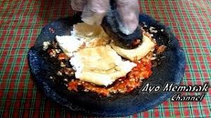 Dan, setelahnya pasti ingin membuat sambal seperti itu. Resep Dan Cara Membuat Tahu Penyet Sambal Tahu Youtube