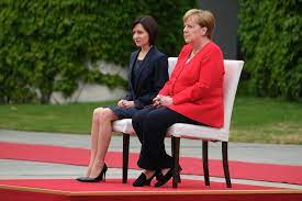 Ulterior, cele două au intrat în clădirea cancelariei germane. Angela Merkel Maia Sandu Maia Sandu Photos Zimbio
