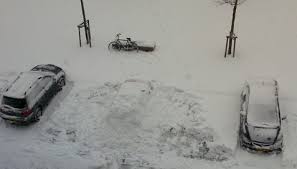 My dada paid me some money for the electricity bill. Geenstijl Lachen Kantoorhumor In De Sneeuw