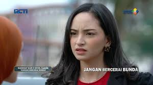 Malida mulai mengancam Bimo dan Firman atas kecelakaan dimasa lalu.  Bagaimana kalau Nabila sampai tahu Firman terlibat dalam kecelakaan  adiknya?, Saksikan Jangan Bercerai Bunda hari ini pukul 22.00 ...