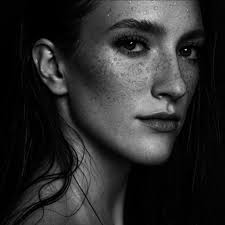 Who can take family photos in Panama?