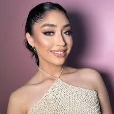 Cinthia Ramos's Instagram, Twitter & Facebook