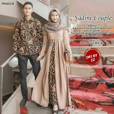 Contoh baju copel ayah ibu waktu acara lamaran anak. Desain Baju Cantik Modern Model Baju Batik Couple Terbaru