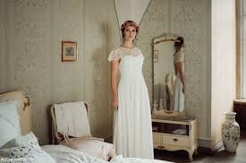 Seit sechs jahren bewohnt das ehepaar ein kleines häuschen mit großem garten. Brautkleid A Linie Spitze Elementar I Moderne Brautkleider