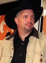 He mightn't sing but Garth is tipped to sleep in Killarney