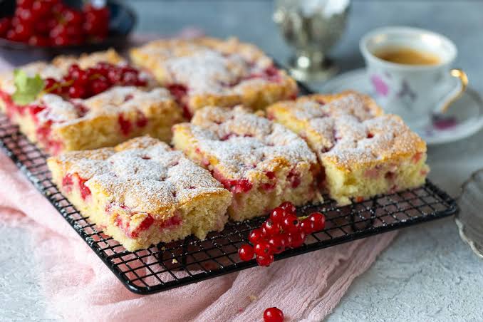 Redcurrant Cake