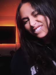 𝐒𝐊𝐘 𝐊𝐀𝐓𝐙 🤍 (@katzzbaee)