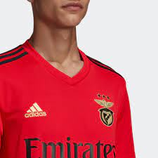 Alle spieler der jeweiligen mannschaften werden mit ihrem alter, der nationalität, der vertragslaufzeit sowie dem aktuellen marktwert angezeigt. Benfica 2020 21 Adidas Home Kit 20 21 Kits Football Shirt Blog