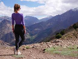 Situated in the atlas mountains, kasbah tamadot is one of the finest luxury hotels in morocco. Marokko Wandern Im Atlasgebirge Happybackpacker