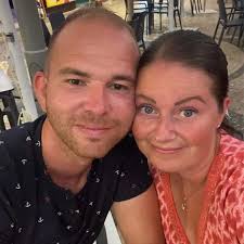 AS gis bort. Regnskap for 2023 er levert. Har vært noe inntekter og  utgifter i 2024, ca ett par hundre tusen. Har også bank konto Send PM, så  svarer jeg fortløpende. Selskapet