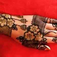 Minal was also there to have kashee's signature mehendi. Kashee Playboard