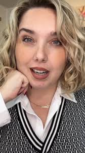 La venganza no vale la pena… La forma en que tratas a los demás refleja  quién eres. Cada acción habla por sí sola. ✨ #reflexión #piensapositivo  #leccionesdevida #inspiracióndiaria