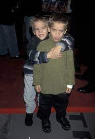 Alexis waite, cole sprouse, tony hawk and dylan sprous are seen onstage during playstation bandtogether, a benefit presented by sony computer. Dylan And Cole Sprouse S Transformation From Child Stars To Power Players Gallery Wonderwall Com