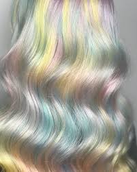 Gray hair, granny hair, grannyhair, silver hair, silver fox, pastel hair. Look Du Jour Un Gros Wow Pour La Coloration Arc En Ciel Facebook
