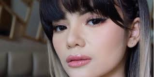 But one night, wandering her new home, giselle discovers what seems to be a young boy trapped inside a cage. The Blood Of Madam Giselle Naver Korea Judul Asli Full Episode 8 2021