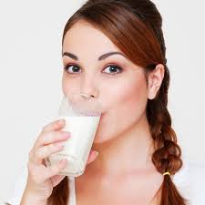 Pastikan tidak minum susu pada waktu malam. Waktu Terbaik Minum Susu Selama Puasa Ramadan Health Liputan6 Com