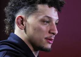 Patrick Mahomes Gave $10,000 to a Homeless Woman—What She Did Next Shocked  Everyone! Patrick Mahomes was walking down the street, enjoying a rare  moment away from the spotlight. As an NFL superstar,
