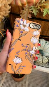 Handyhülle personalisieren, silikon hülle dekoriert mit bunten bänden in pink und mit blumen motive. 1001 Ideen Wie Sie Handyhullen Selbst Gestalten