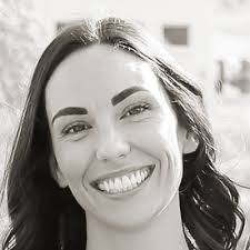 Leez May's Instagram, Twitter & Facebook