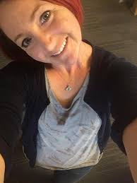 Boyfriend jeans with a Farra top