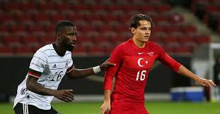 Enes ünal (born 10 may 1997) is a turkish professional footballer who plays as a striker for spanish club getafe and the turkey national team. Kadrodan Cikarilan Enes Unal Baba Oldu Fotomac