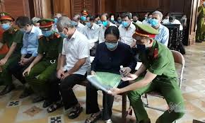 Bà dương thị bạch diệp, giám đốc công ty diệp bạch dương từng có thời được xem là một trong những người sở hữu quỹ bất động sản giá trị nhất tp.hcm. 7eyqh Htisc8qm