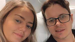 John patrick ruffo (born 8 march 1988) is an australian singer, songwriter, dancer, actor and television presenter notable for being a finalist on the third season of the x factor australia in 2011. Ex X Factor Star Johnny Ruffo Sein Hirntumor Ist Zuruck Promiflash De