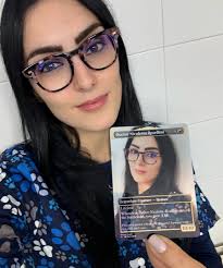 Guarda cosa ho preso: la mia carta stagnola Magic: la carta del raduno dove  sono un veterinario completo! 🩺✨ Certo, ho dovuto tirare fuori lo stesso  scrub per la foto. 👩🏻 ⚕️