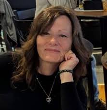 Would a associates degree in medical billing help me land a job? Is it  worth it?