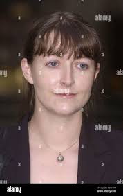 Sarah Youngson madre di un vero e proprio Billy Elliot, 13 anni Jacob, in  piedi fuori dal tribunale, dopo che lei e suo marito hanno perso la loro  battaglia di High Court