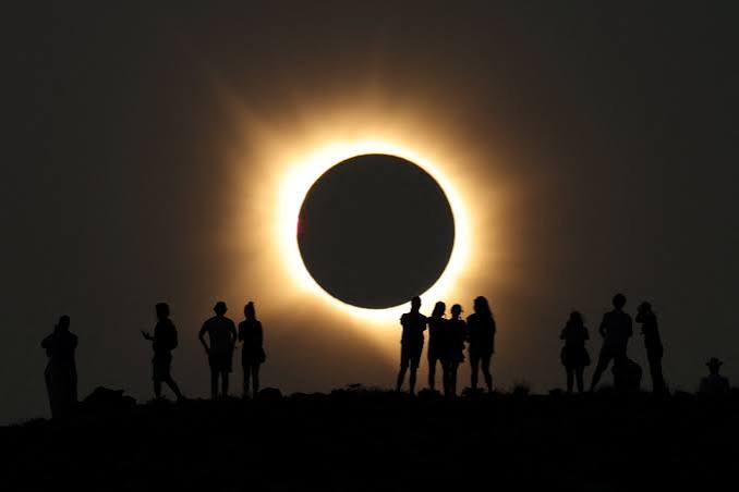 Eclipse solar total hoy, en directo: resumen, mejores imágenes y así se vivió desde todos los lugares de España | 12 de agosto - AS.com
