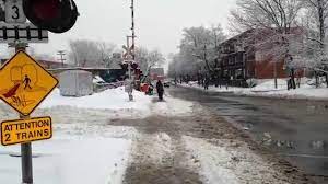 Tiempo hoy la temperatura máxima promedio en canadá es 19°c en julio y de 5°c en enero. La Vida En Montreal Canada Primavera En Montreal Nevando Youtube