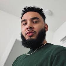 Peyton Metcalf's Instagram, Twitter & Facebook