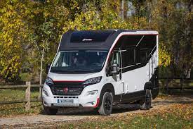 Challenger combo x150 camper van. Challenger X150 Gesicht In Der Masse Mit Sitzgruppe Und Hubbett