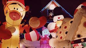 Commercial christmas supply offers a spectacular selection of indoor and outdoor commercial christmas decorations, including bows, giant christmas trees, pole decorations, wreaths, christmas ornaments, photo props and more! The Best Commercial Outdoors Christmas Decorations For Your Home