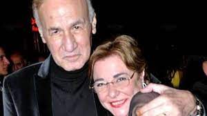 حياة مها أبو عوف مع أسرتها لم تخلُ من طرافة وغرابة في الوقت نفسه مع سلسلة من الأحزان. Ù…Ù‡Ø§ Ø£Ø¨Ùˆ Ø¹ÙˆÙ Ø®ÙˆØ±Ø´ÙŠØ¯ Ù…Ø§Øª Ù…Ù‚ØªÙˆÙ„Ø§ ÙˆØ³Ø¹ÙŠØª Ù„Ù„Ø¥Ù†Ø¬Ø§Ø¨ Ù…Ø¯Ø© 15 Ø¹Ø§Ù…Ø§