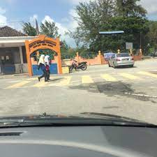 Dengan nada bersahaja, adik mawaddah mengal. Sekolah Menengah Kebangsaan Kompleks Gong Badak Trade School