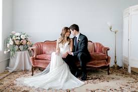 Ellie Max Perflectly Blended High Class And Low Key With This Beautiful Fargo Winter Wedding Starting At Country Club Wedding Wedding Winter Wedding Photos