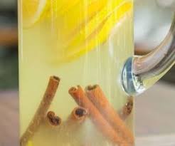 Canela E Gengibre Para Que Serve Agua Aromatizada De Laranja E Gengibre Com Canela Como Fazer Agua Aromatizada Agua Aromatizada Bebidas Saudaveis