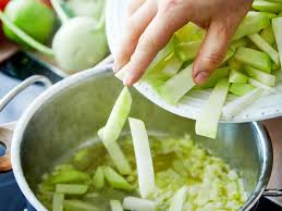 Kohlrabi Kochen So Einfach Geht S Lecker Kohlrabi Kochen Rezepte Rezepte Mit Kohlrabi
