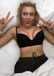 Millie Taylforth - Free pics, galleries & more at Babepedia