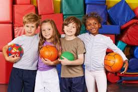 Actividades para niños y niñas que pueden realizar con una pelota. Juegos De Educacion Fisica Para Ninos Eres Mama